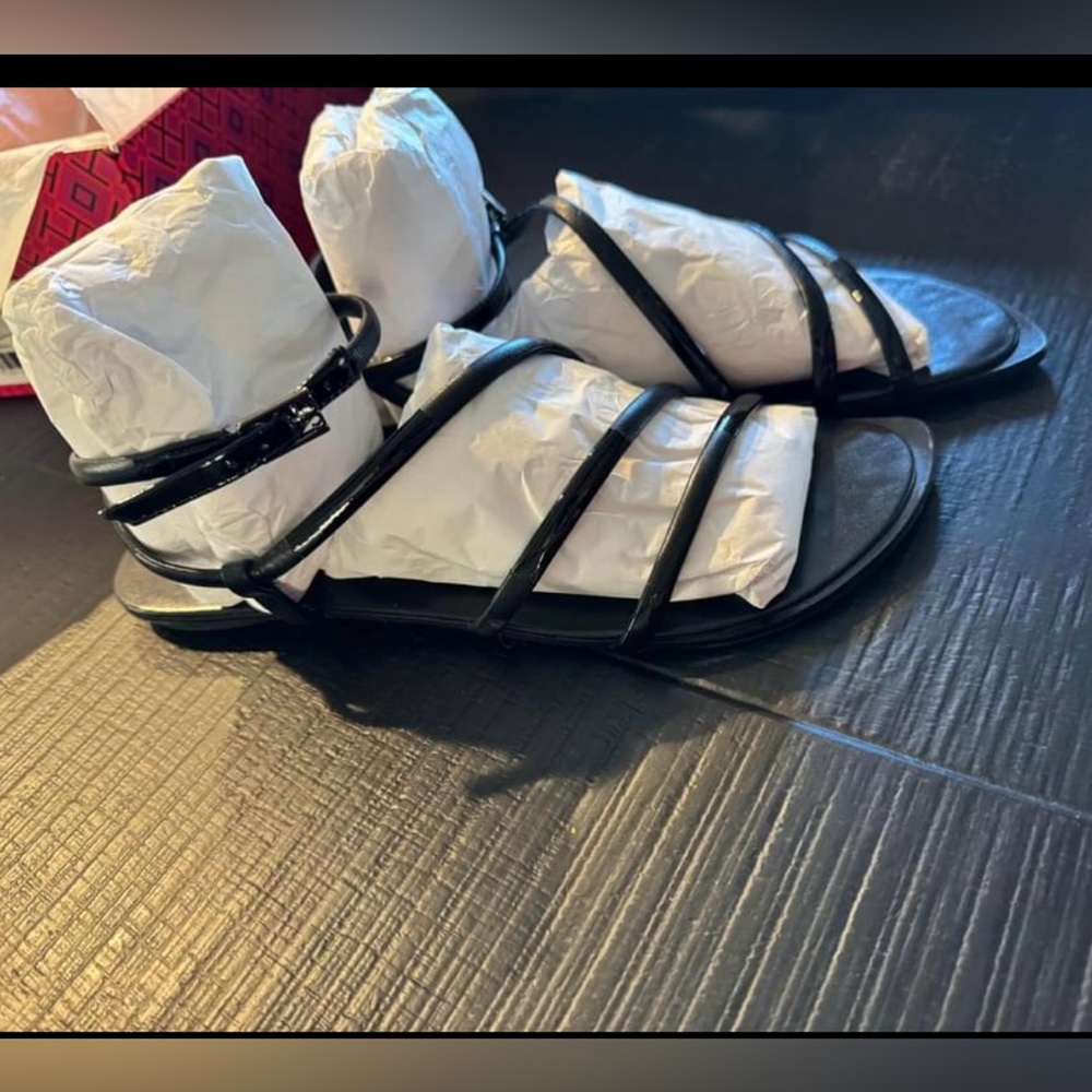 Split Mignon Strappy Flat Sandal - image 4